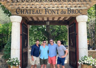 French Riviera Wine Tours - In Côtes de Provence, 4 happy fews in front of the entrance gate of Château Font du Broc